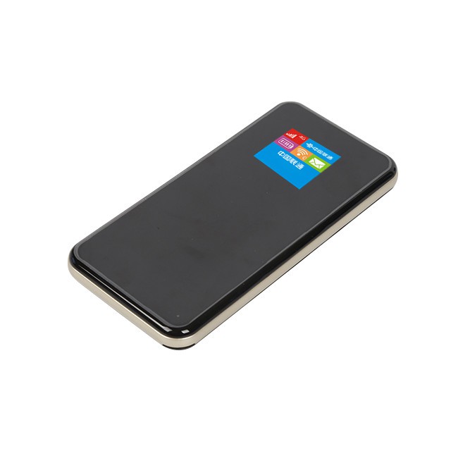 ЛЦД екран и Повер Банк рутер